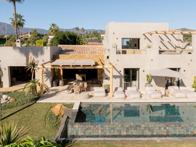 Villa for sale in Selwo, Estepona