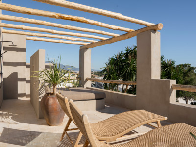 Villa for sale in Selwo, Estepona
