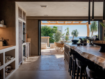 Villa for sale in Selwo, Estepona