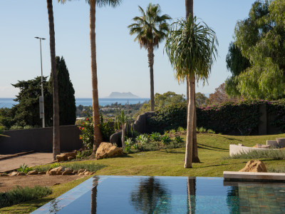 Villa for sale in Selwo, Estepona