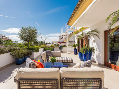 Zweistöckiges Penthouse zum Verkauf in Lomas del Rey, Marbella Goldene Meile