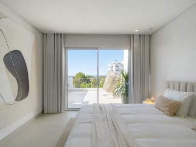 Duplex Penthouse for sale in La Quinta, Benahavis