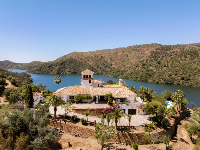 Finca for sale in Istan