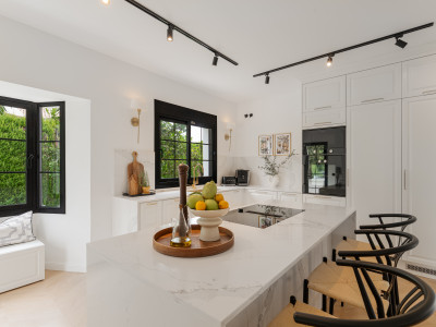 Вилла в продаже в Monte Biarritz, Эстепона