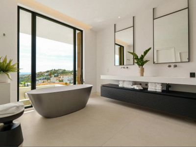 Villa for sale in Lomas de La Quinta, Benahavis