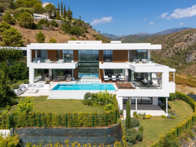 Villa for sale in Lomas de La Quinta, Benahavis