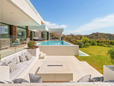 Villa for sale in Lomas de La Quinta, Benahavis