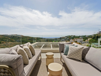 Villa for sale in Lomas de La Quinta, Benahavis
