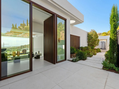 Villa for sale in Lomas de La Quinta, Benahavis