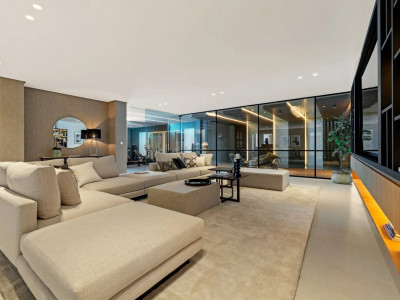 Villa for sale in Lomas de La Quinta, Benahavis