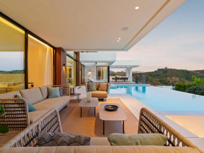 Villa for sale in Lomas de La Quinta, Benahavis