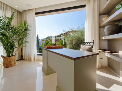 Вилла в продаже в Haza del Conde, Новая Андалусия