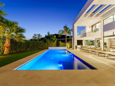 Вилла в продаже в Haza del Conde, Новая Андалусия