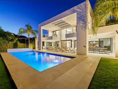 Вилла в продаже в Haza del Conde, Новая Андалусия