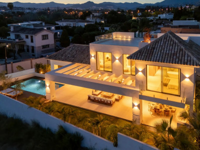 Villa for sale in Linda Vista Baja, San Pedro de Alcantara