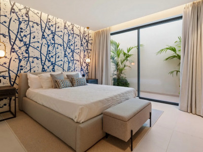 Villa for sale in Linda Vista Baja, San Pedro de Alcantara