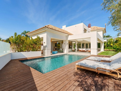 Villa for sale in Linda Vista Baja, San Pedro de Alcantara
