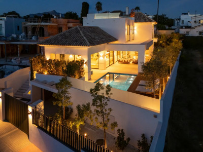 Villa for sale in Linda Vista Baja, San Pedro de Alcantara