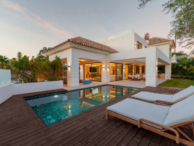 Villa for sale in Linda Vista Baja, San Pedro de Alcantara
