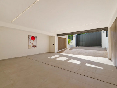 Villa for sale in Linda Vista Baja, San Pedro de Alcantara