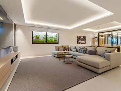 Villa for sale in Linda Vista Baja, San Pedro de Alcantara