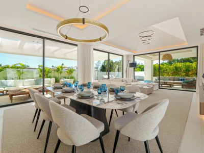 Villa for sale in Linda Vista Baja, San Pedro de Alcantara