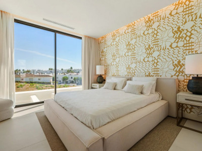 Villa for sale in Linda Vista Baja, San Pedro de Alcantara