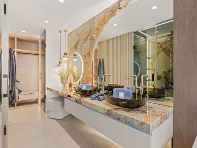 Апартамент на нижнем этаже в продаже в Bahía del Velerín, Эстепона