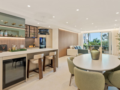 Апартамент на нижнем этаже в продаже в Bahía del Velerín, Эстепона