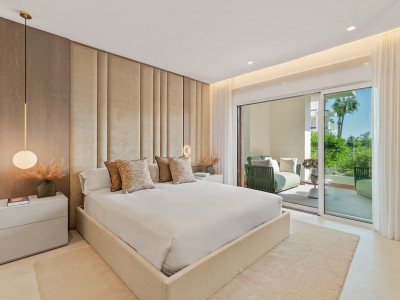 Апартамент на нижнем этаже в продаже в Bahía del Velerín, Эстепона