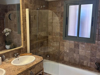 Appartement rez de chaussée à vendre à Benatalaya, Estepona