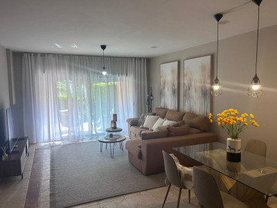 Appartement rez de chaussée à vendre à Benatalaya, Estepona