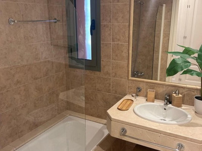 Appartement rez de chaussée à vendre à Benatalaya, Estepona