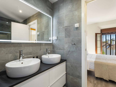 Maison de Ville à vendre à El Naranjal, Nueva Andalucia