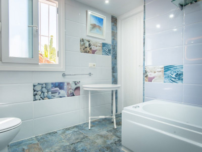 Villa for sale in Estepona