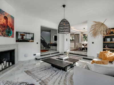 Villa zum Verkauf in Nueva Andalucia