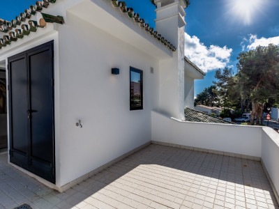Villa zum Verkauf in Nueva Andalucia