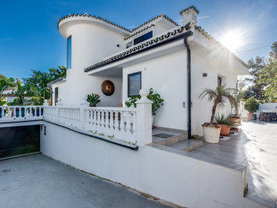 Villa zum Verkauf in Nueva Andalucia