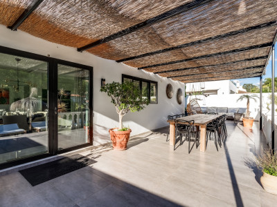 Villa zum Verkauf in Nueva Andalucia