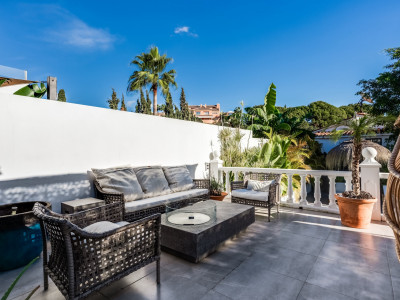 Villa zum Verkauf in Nueva Andalucia