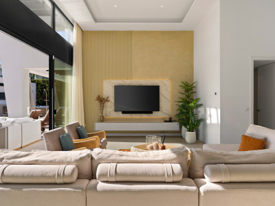 Villa à vendre à Los Naranjos Golf, Nueva Andalucia