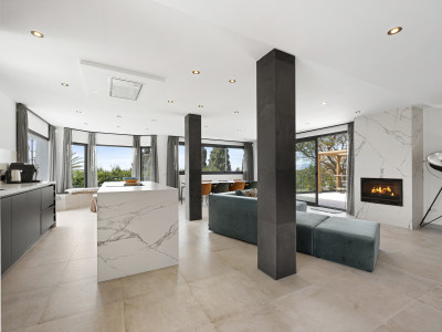 Villa en venta en Elviria, Marbella Este