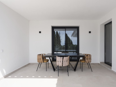 Villa en venta en Elviria, Marbella Este