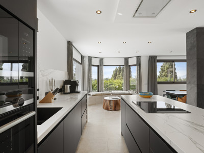 Villa en venta en Elviria, Marbella Este