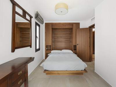 Villa en venta en Elviria, Marbella Este