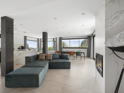 Villa en venta en Elviria, Marbella Este