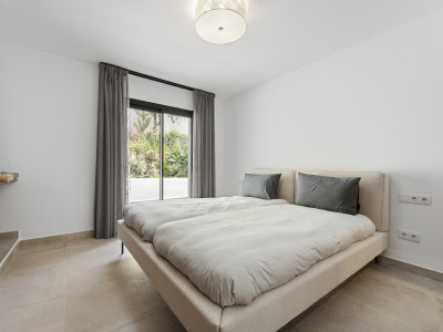 Villa en venta en Elviria, Marbella Este