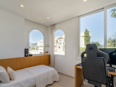 Zweistöckiges Penthouse zum Verkauf in La Quinta Hills, Benahavis