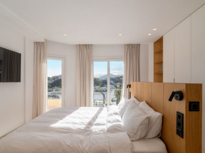 Zweistöckiges Penthouse zum Verkauf in La Quinta Hills, Benahavis