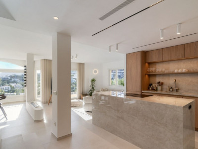 Zweistöckiges Penthouse zum Verkauf in La Quinta Hills, Benahavis